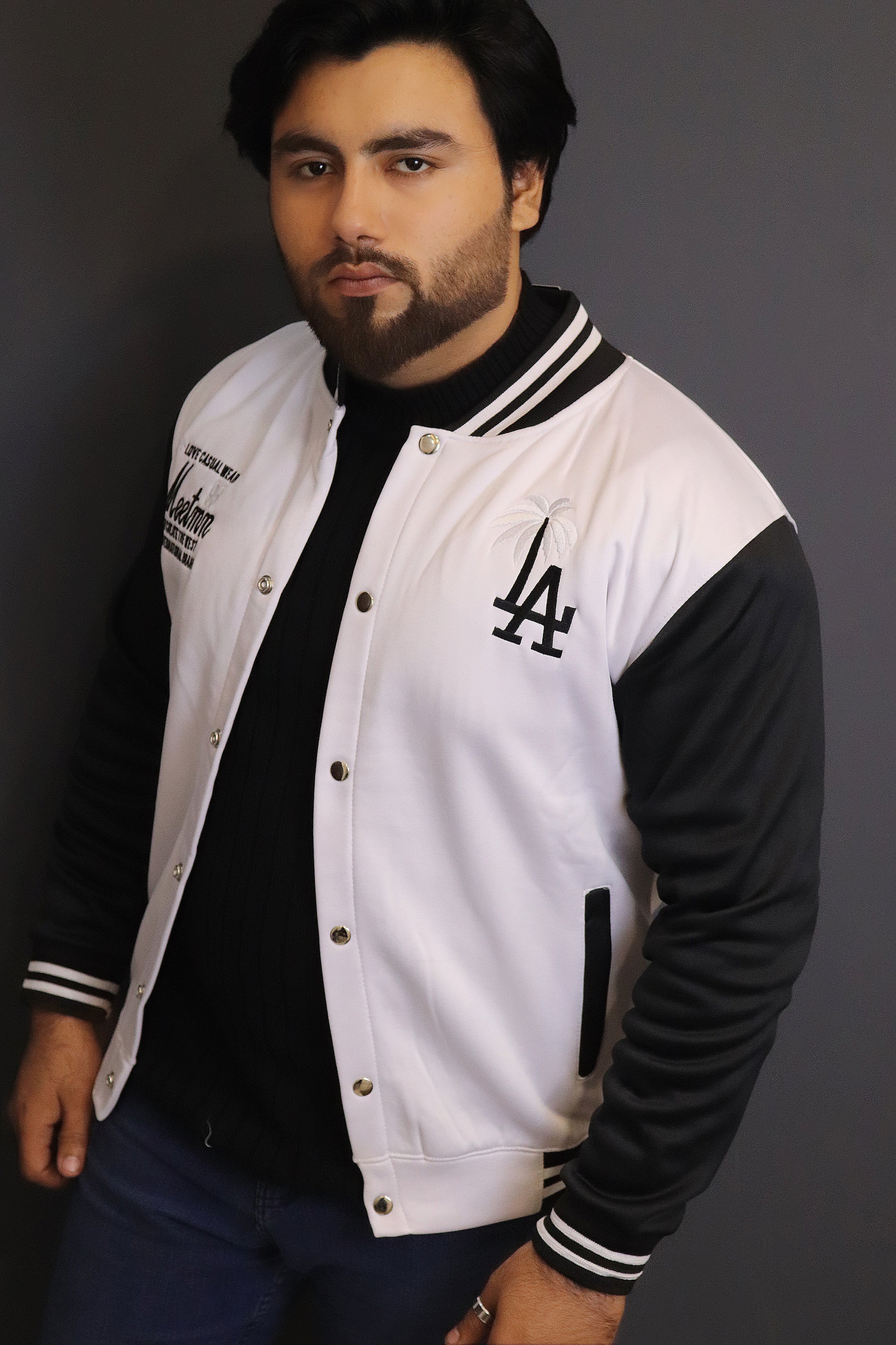 bomber jecket white&black